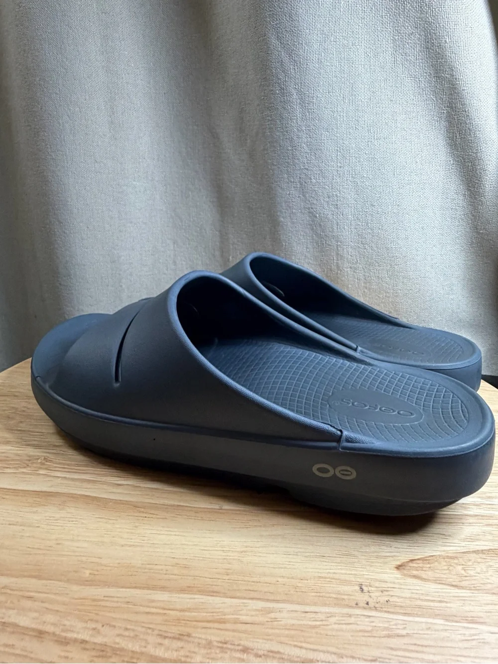 Oofos unisex Ooahh recovery sandals